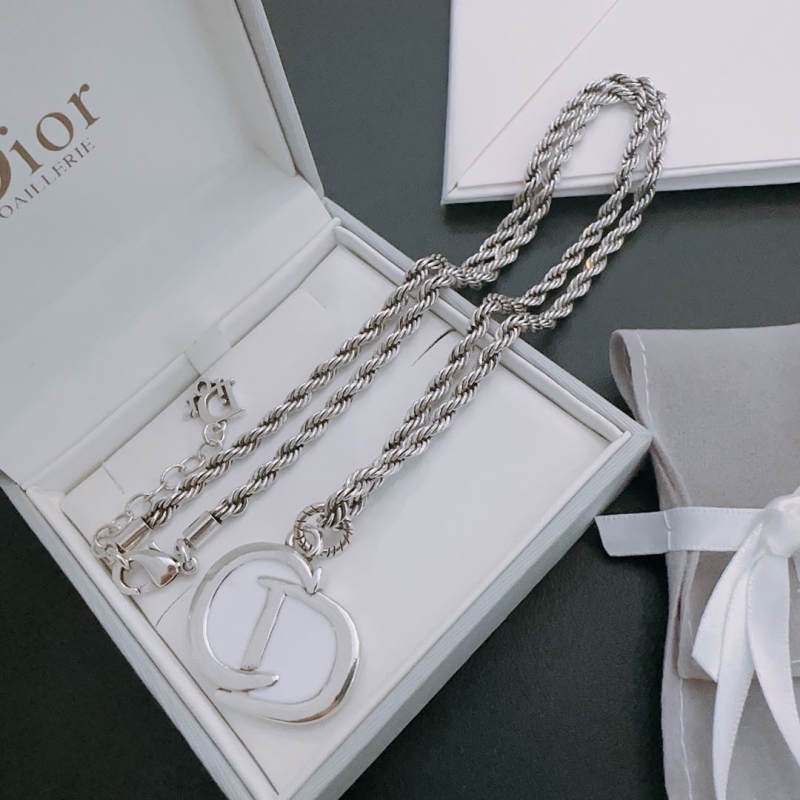 chr1st1an D10r necklaces